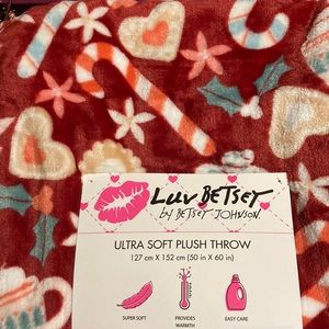 Luv Betsey by Betsey Johnson Christmas Throw